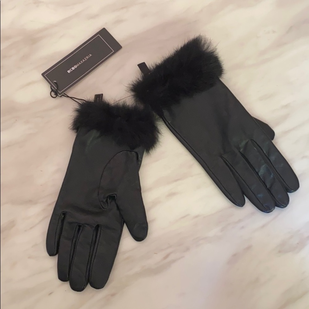 BCBG MAXAZRIA FAUX FUR & LEATHER GLOVES 🧤 - NEW!